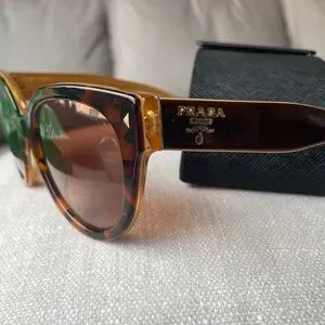 Prada sunglasses BP30039066 Prada PR A06S 16K08Z Sunglasses - US main image 4
